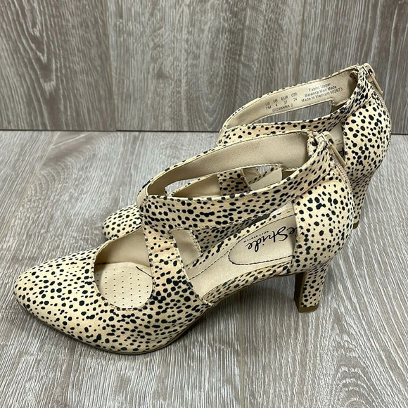 LifeStride Giovanna 2 Cheetah Pumps 7 - Picture 1 of 16
